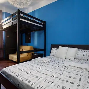 Colorful Apt In Appartement